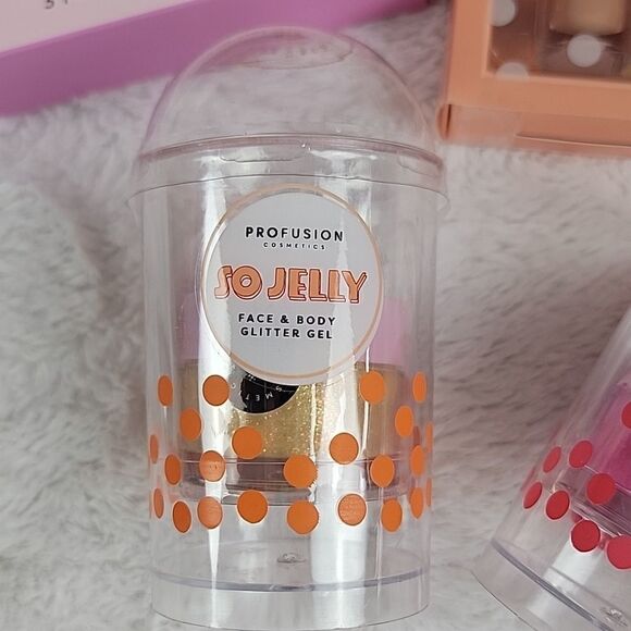 PROFUSION COSMETICS 5 Piece Set‎ - Picture 6 of 6